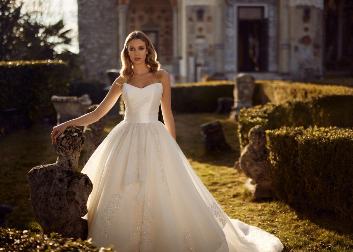 Chic A-Line Wedding Dresses: Timeless Elegance